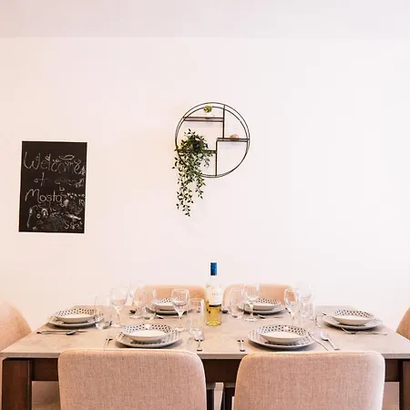 Apartament Modern In Malta's Charming *