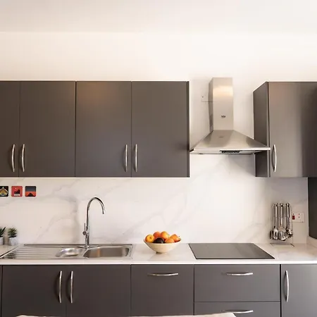 Apartament Modern In Malta's Charming *